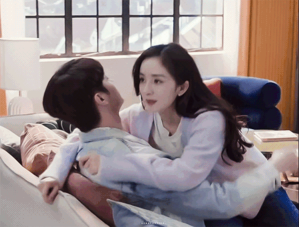 Trailer phim Định luật tình yêu 80/20 nhận được nhiều sự chú ý nhờ những cảnh quay lãng mạn, hài hước. Trailer phim Định luật tình yêu 80/20 nhận được nhiều sự chú ý nhờ những cảnh quay lãng mạn, hài hước.