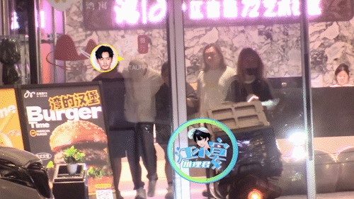 Trần Hiểu say xỉn sau khi tin ly hôn bị lan truyền, nhưng nam diễn viên vẫn không lên tiếng. Trần Hiểu say xỉn sau khi tin ly hôn bị lan truyền, nhưng nam diễn viên vẫn không lên tiếng.