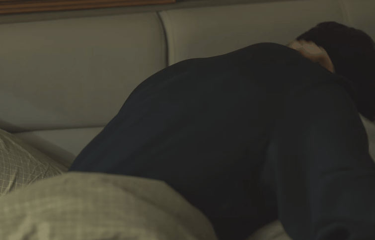 Hoàng Diệc Mai quá thành thục, vồn vã trong tình yêu.