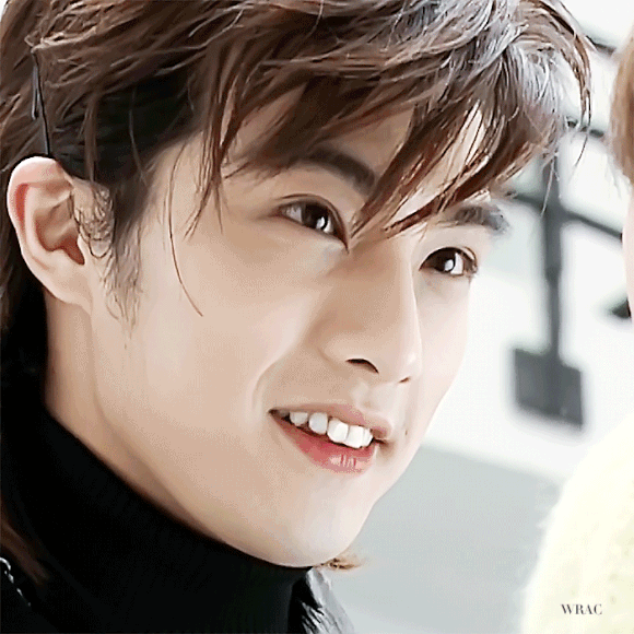 Hạ Quân Tường từng là nam thần một thời nổi khắp châu Á của màn ảnh Đài Loan. Hạ Quân Tường từng là nam thần một thời nổi khắp châu Á của màn ảnh Đài Loan.