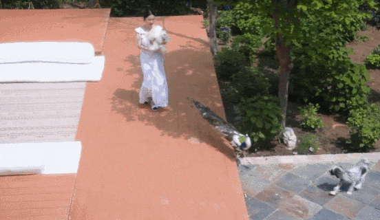 Biệt thự rộng rãi được ví như công việc của Hoắc Tư Yến.