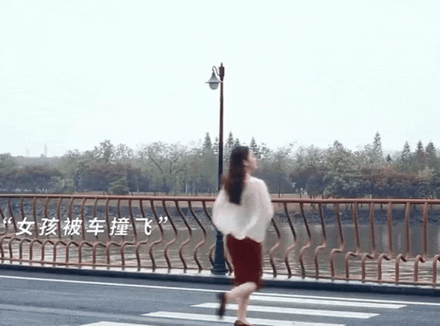 Tình tiết phim phi logic là đặc điểm chung của các phim ngắn này.