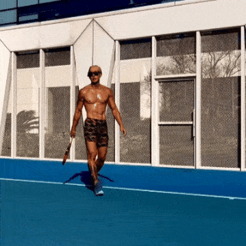 Ngô Tôn được mệnh danh là "nam thần không tuổi" của giới giải trí Hoa ngữ. Ngô Tôn được mệnh danh là "nam thần không tuổi" của giới giải trí Hoa ngữ.