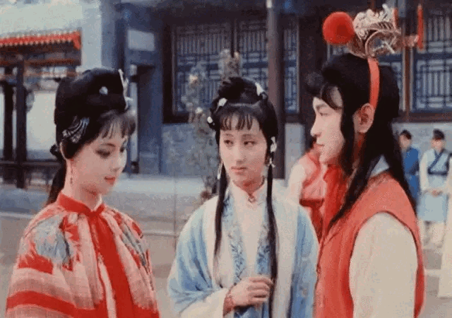 Những video ngắn này vi phạm bản quyền tác giả, quyền chân dung nhân vật.