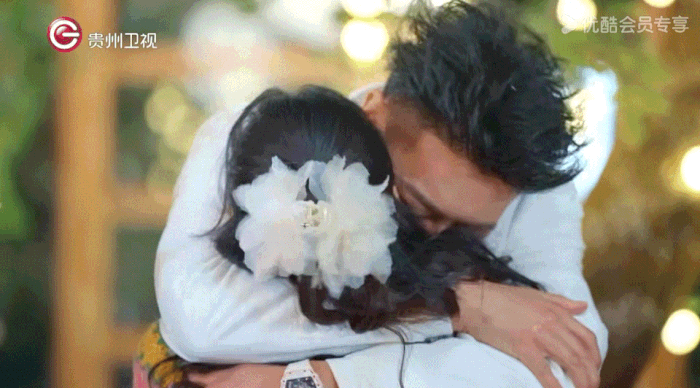 Cặp đôi từng bị khán giả ghét vì mãi không chịu công khai tình cảm.