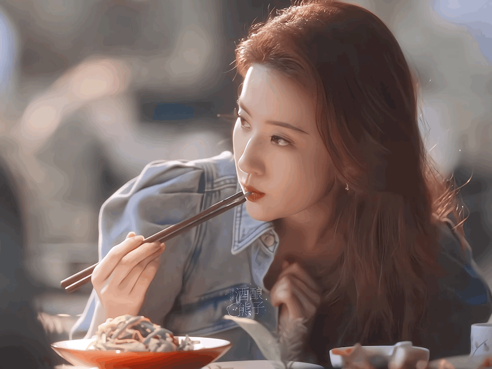 Lưu Diệc Phi xinh đẹp trong mọi khung hình.