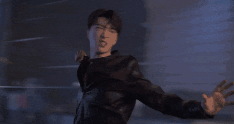 Sohu đưa tin vài năm qua, các nền tảng sản xuất phim như Tencent Video, Iqiyi, Youku đều dốc sức thực hiện các dự án cổ trang bom tấn. Tuy nhiên, dù được quảng bá là có kinh phí cao nhưng phần kỹ xảo của những tác phẩm này đều rất tệ. Cảnh quay với phông nền được ghép giả, lộ liễu, tư duy thiếu logic khiến người xem bức xúc. Trong đó không thể không kể đến phim An Lạc truyện của Địch Lệ Nhiệt Ba, Hữu Phỉ của Triệu Lệ Dĩnh hay Trường tương tư của Dương Tử. Thậm chí, ngay trong những tác phẩm bối cảnh hiện đại như Từng niên thiếu, đạo diễn cũng lạm dụng kỹ xảo thiếu hợp lý khiến khán giả bức xúc.