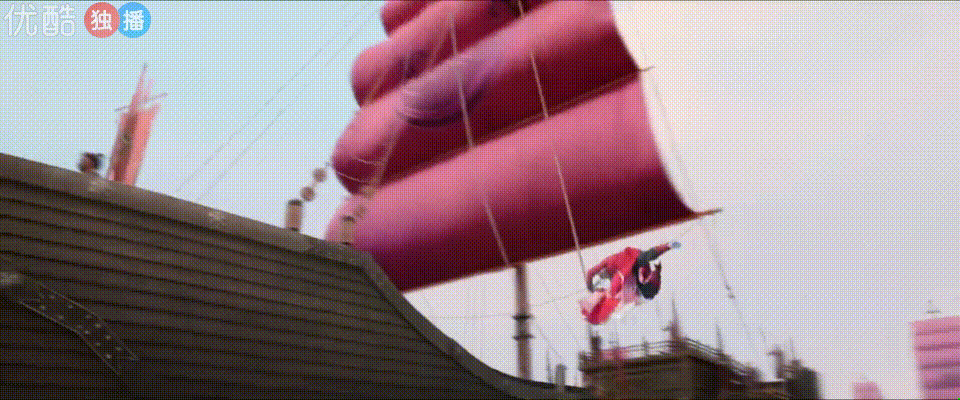 Trong An Lạc truyện, mỹ nhân Tân Cương Địch Lệ Nhiệt Ba và vao trại chủ thổ phỉ Nhậm An Lạc. Ngay từ những tập đầu, khán giả đã được chứng kiến màn thể hiện công phu &quot;độc đáo&quot; của Nhậm An Lạc. Cảnh đu trên cột buồm tàu ngay lập tức trở thành chủ đề bàn luận sôi nổi của khán giả Trung Quốc bởi kỹ xảo giả trân, diễn xuất không cảm xúc của Nhiệt Ba. Phim lao dốc, trở thành dự án thất bại trong năm 2023.