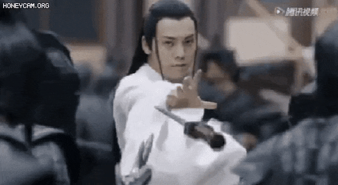 Tương tự, trong phim Hộc Châu phu nhân, cảnh Phương Chư (Trần Vỹ Đình) sử dụng kiếm cũng bị đánh giá là &quot;võ lười&quot;. Đến nay, cảnh quay này luôn nằm trong top những cảnh kỹ xảo giả trân nhất màn ảnh Hoa ngữ.