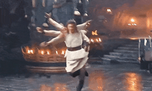 Trong phiên bản điện ảnh Ỷ Thiên Đồ Long ký 2022, đạo diễn đã sáng tạo ra môn võ công ba đầu sáu tay bằng kỹ xảo khiến người xem kinh ngạc. Tuy nhiên, sáng tạo mới này không nhận được sự ủng hộ của công chúng do đó cả bộ phim lẫn nam chính Lâm Phong đều bị chê bai. Hai phần phim chỉ nhận được số điểm 3,5/10 và 3,8/10 trên trang đánh giá Douban.