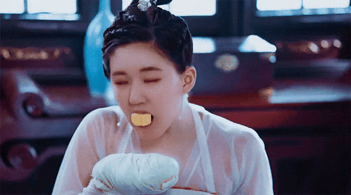 Nụ hôn của Triệu Lộ Tư và Đinh Vũ Hề trong Trần Thiên Thiên trong lời đồnbị chê kém thẩm mỹ.