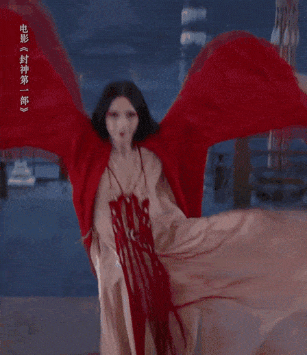 Cảnh múa của Na Nhiên chỉ kéo dài 2 phút nhưng cô đã phải luyện tập suốt 3 năm. Cảnh múa của Na Nhiên chỉ kéo dài 2 phút nhưng cô đã phải luyện tập suốt 3 năm.