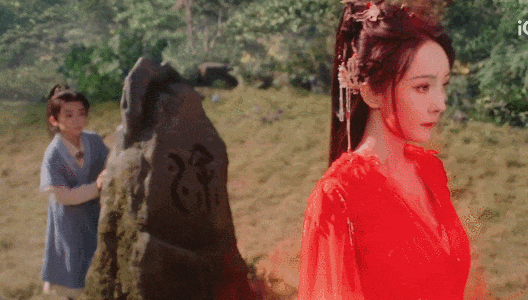 Dương Mịch diễn đơ, đôi mắt lờ đờ như vô hồn trong Hồ yêu.