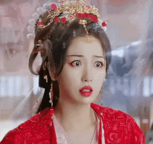 Ngu Thư Hân nổi tiếng với cách diễn lố, biểu cảm khoa trương.