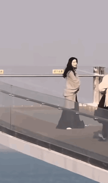 Bạn trai tháp tùng Phạm Băng Băng về quê nhà.