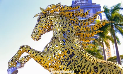 Cận cảnh hơn 20 linh vật ngựa khắp cả nước 