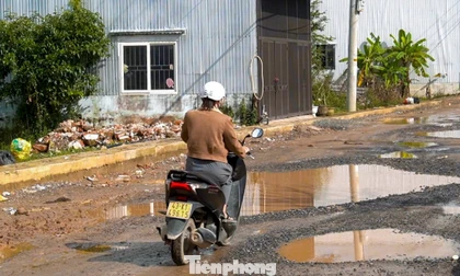 Ổ gà, ổ voi chi chít đường vào khu tái định cư ở Đà Nẵng