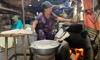 Túy Loan - làng bánh tráng 500 tuổi toàn người già