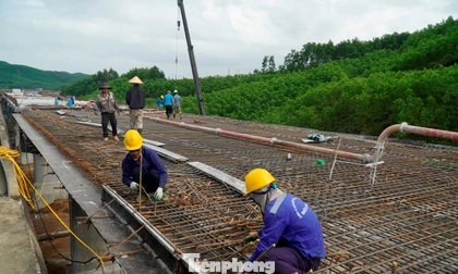 Tất bật thi công xuyên Tết trên công trình cao tốc hơn 3.000 tỷ đồng