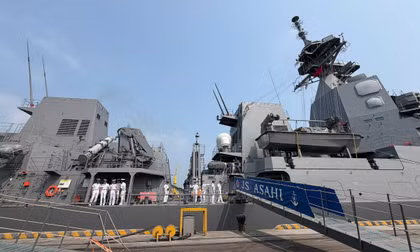 Cận cảnh tàu hộ vệ Nhật Bản cập cảng Đà Nẵng