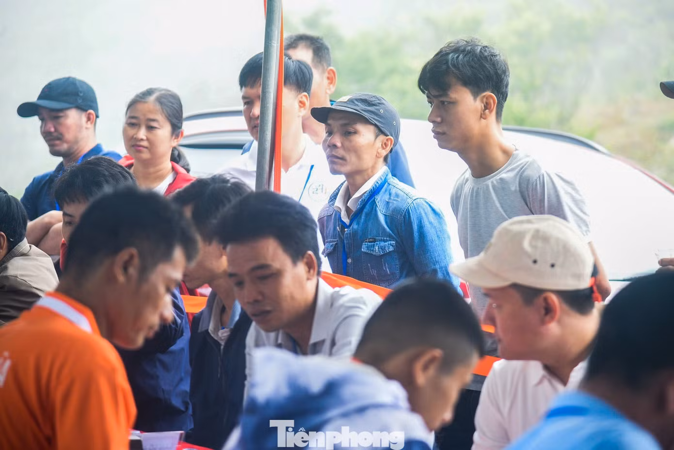 tp-danh-co-tren-dinh-ban-co-4.jpg