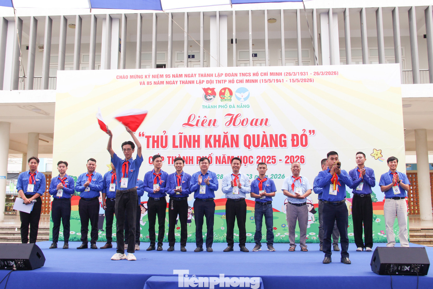 tp-thu-linh-khan-quang-do-1.jpg
