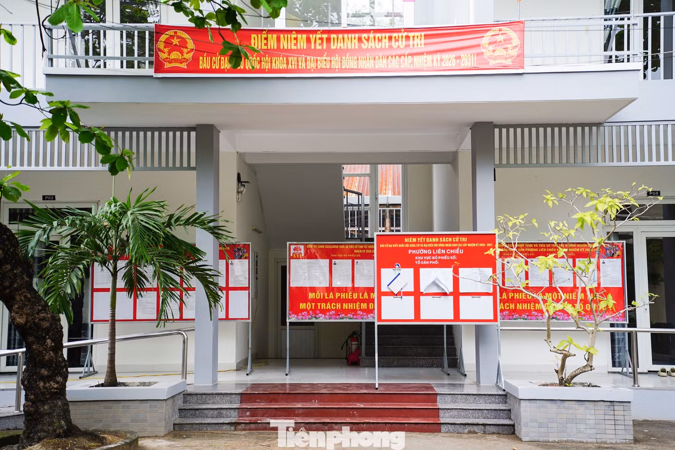 tp-sinh-vien-di-bau-cu-2.jpg