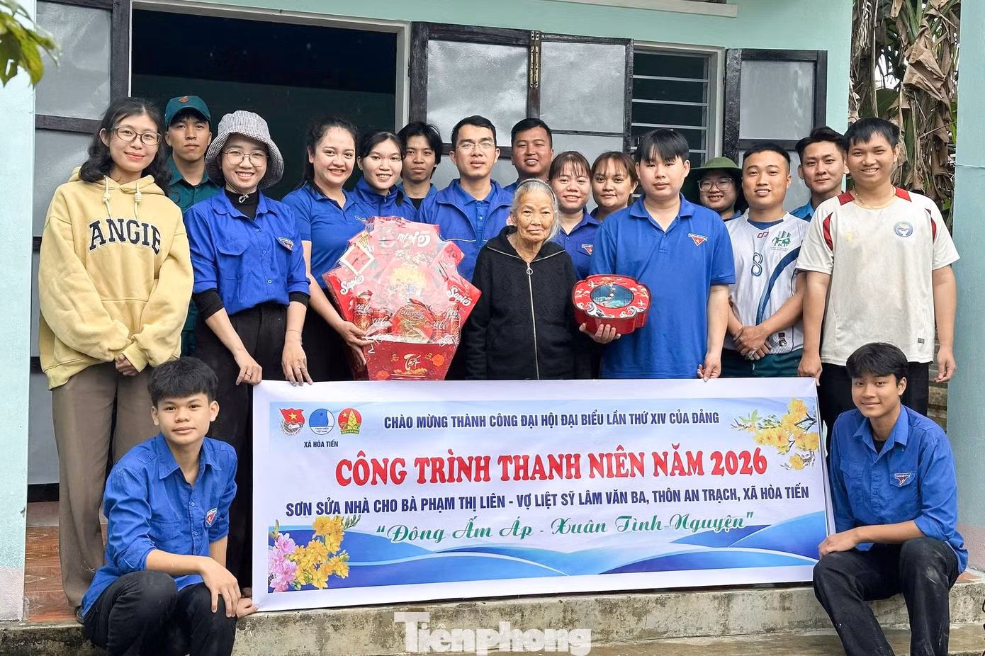 tp-ao-xanh-sua-nha-5.jpg