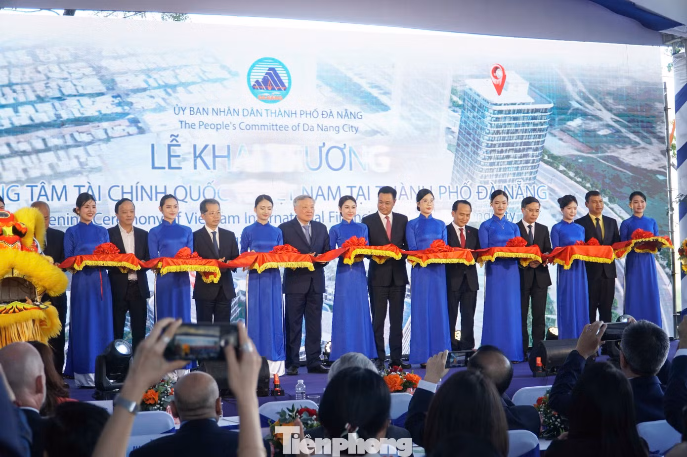 tp-khai-truong-trung-tam-tai-chinh-5.jpg