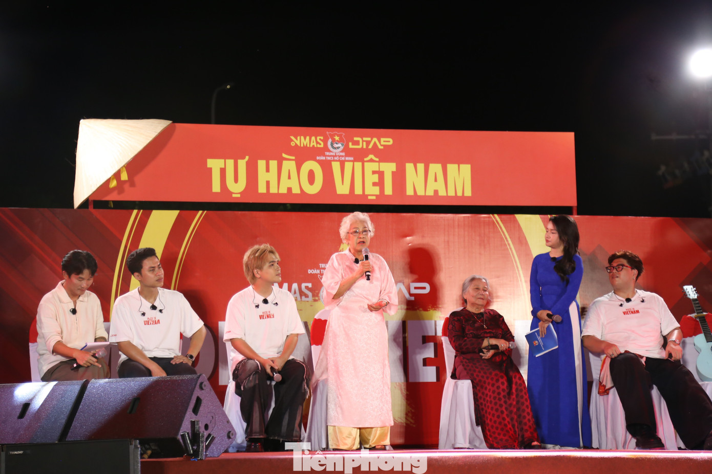 tp-chuyen-xe-tu-hao-viet-nam-da-nang-17.jpg