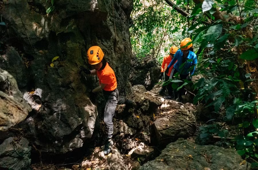 Người đi rừng dễ mất phương hướng trong môi trường không có mốc định vị