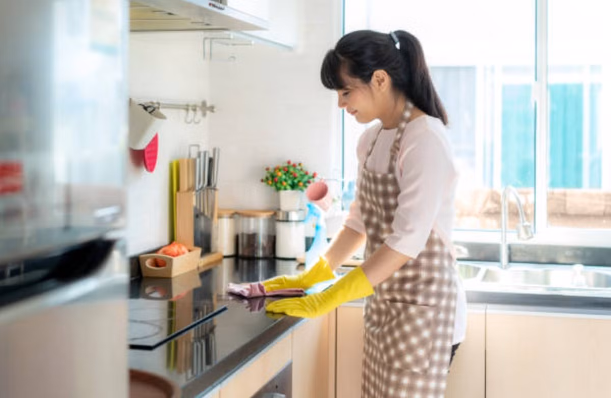 Dọn dẹp nhà cửa theo quan niệm giữ không gian sạch sẽ trong tháng 5 âm lịch