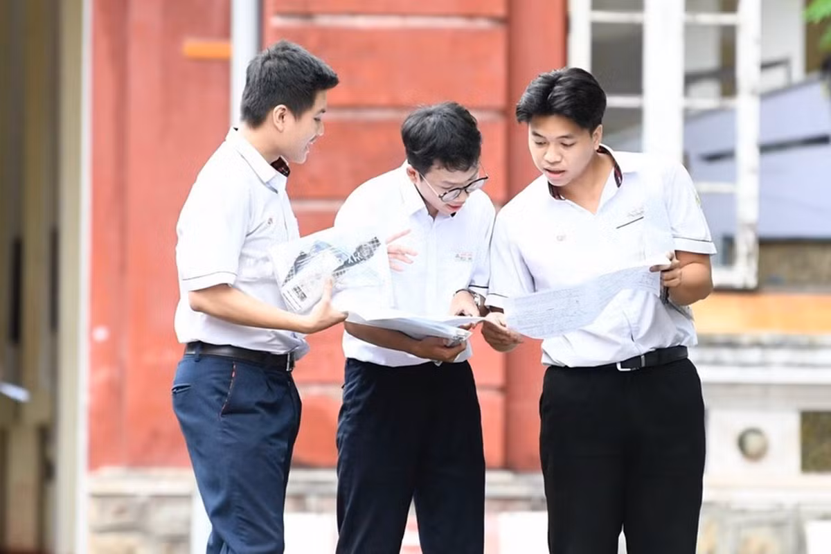 Thí sinh tìm hiểu thông tin xét tuyển bổ sung của các trường đại học