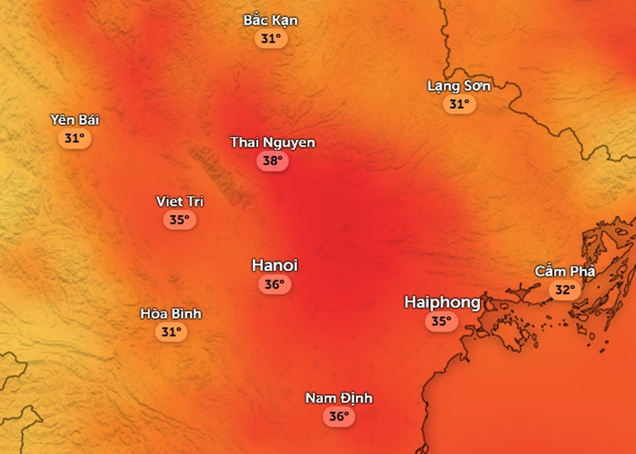 Nhiệt độ cảm nhận ở một số tỉnh thành miền Bắc trưa 24/7. Ảnh: Zoom Earth, OpenStreetMap, ICON. temp-jul24-noon.jpg