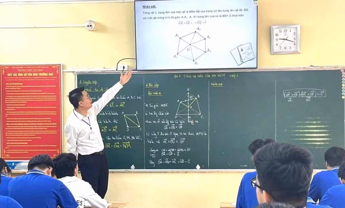 Giáo viên liên quan vụ điểm thi Toán bất thường ở Tuyên Quang
