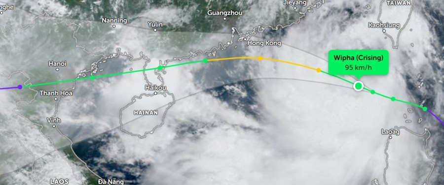 Vị trí của bão Wipha (bão số 3) lúc sáng 19/7 và dự báo của JTWC (Trung tâm Cảnh báo Bão Liên hợp của Mỹ) về đường đi của bão. Ảnh: JTWC, JMA/ NOAA/ CIRA. jtwc-jul19-am-3106.jpg