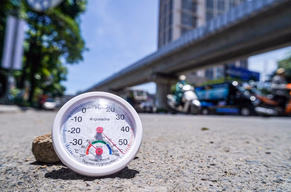 Nhiệt độ điều hòa chênh lệch lớn so với ngoài trời trong ngày nắng nóng