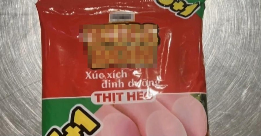 Vì mang theo 5 gói xúc xích khi tới Đài Loan, nữ sinh bị phạt khoản tiền lớn. Ảnh: ETTV News. sausage.jpg