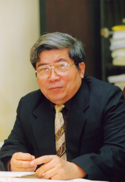 GS Hà Minh Đức chủ biên bộ sách Thời gian và nhân chứng.