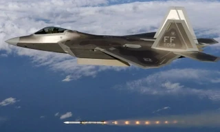 Tiêm kích F-22 phóng tên lửa tầm trung AIM-120 'bay xa chưa từng có'
