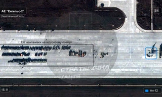 Hơn 130 xe tải xuất hiện bất thường tại căn cứ không quân chiến lược Engels-2 của Nga