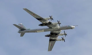 Gần 300 tên lửa và UAV tập kích Ukraine