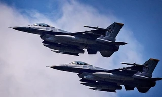 Ukraine điều tiêm kích F-16 chặn các cuộc tấn công của Nga