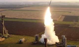 Hơn 600 tên lửa và UAV bay về phía Ukraine