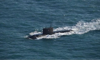 Máy bay Thụy Điển bám sát tàu ngầm Nga trên Biển Baltic