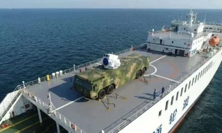 Trung Quốc thử nghiệm vũ khí laser trên tàu chở hàng dân sự