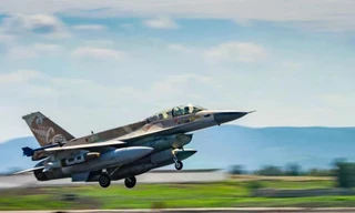 Israel phát động ‘làn sóng’ tấn công quy mô lớn trên khắp Iran