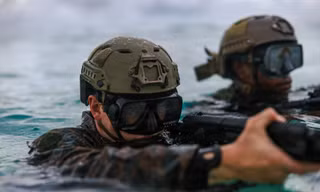 Lầu Năm Góc công bố hình ảnh lính thuỷ đánh bộ luyện tập tấn công đổ bộ