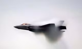 Thêm một quốc gia đóng cửa không phận với máy bay quân sự Mỹ