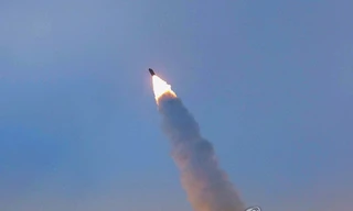 Triều Tiên phóng vật thể nghi tên lửa đạn đạo